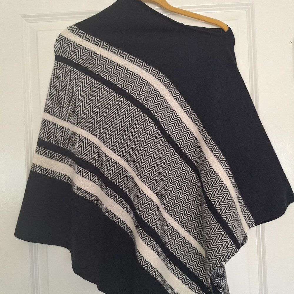 Charter Club 100% Cashmere Poncho – Black & Cream One Size‎